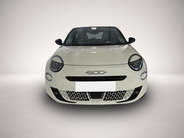 Bild 2 Fiat 600 La Prima Hybrid 1.2 T3 81 kW (110 PS) DCT Klima.