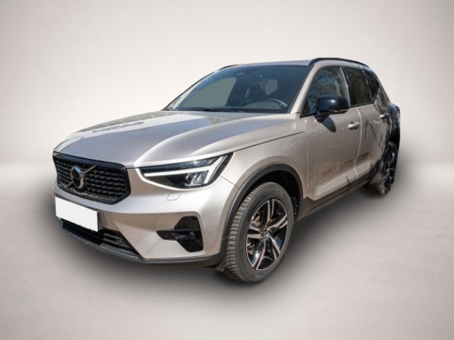 Bild 1 Volvo XC40 Plus Dark 2WD El. Panodach Digitales Cockpi