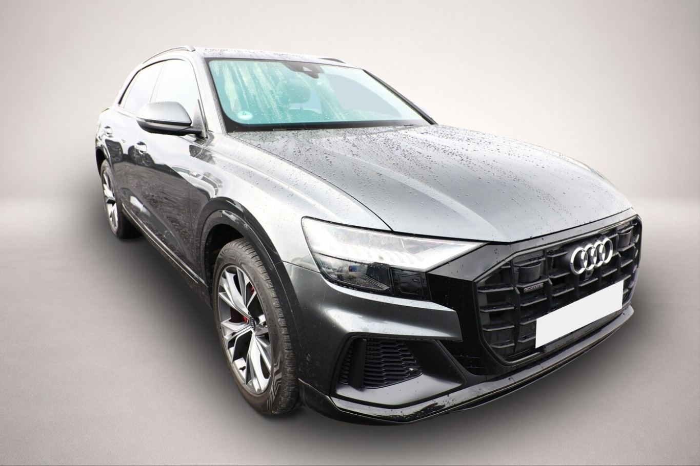Fotografie des Audi quattro Q8 55 TFSI 340 quattro Matrix 2xS line PanoD 21Z