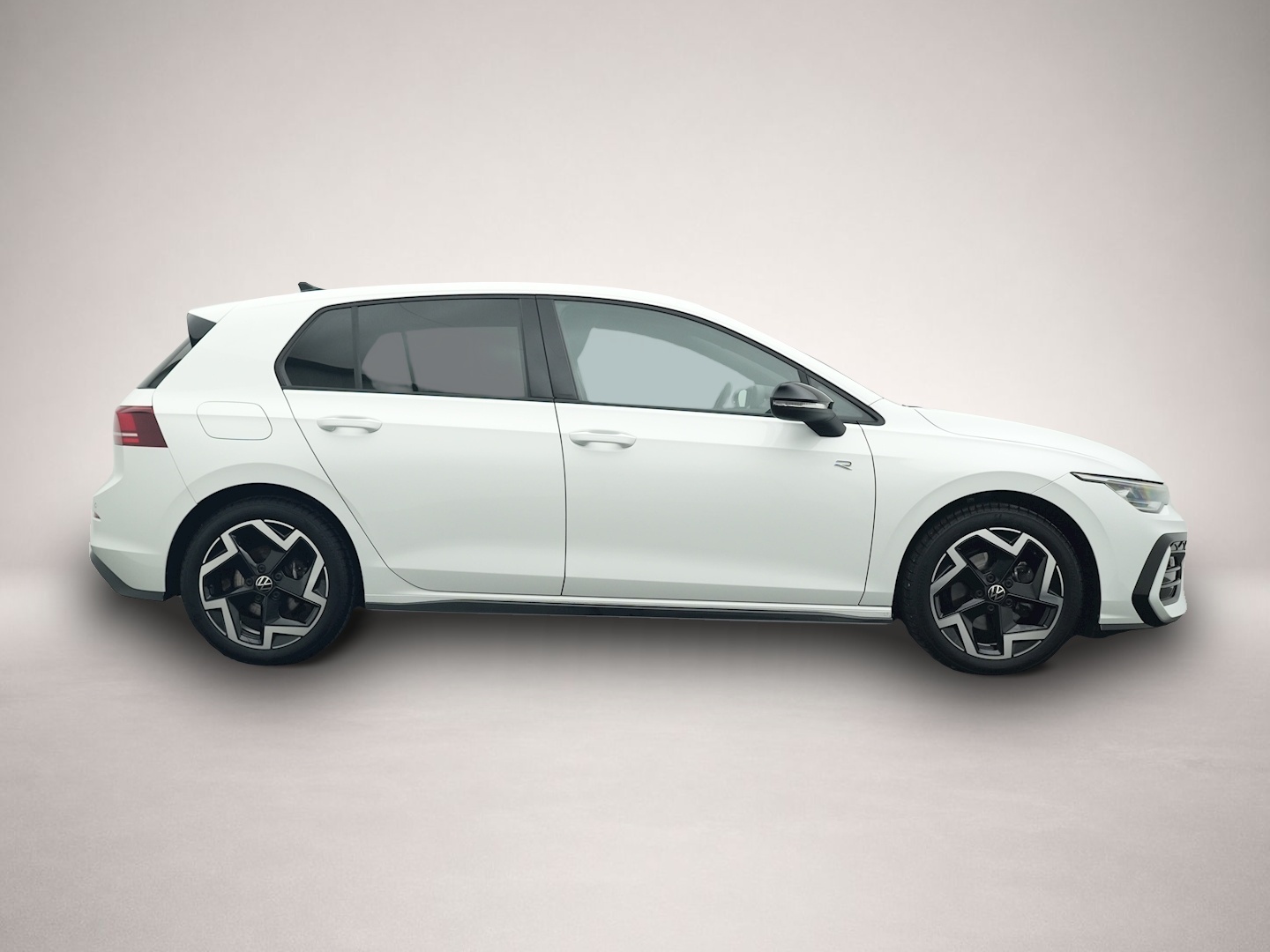 Bild 6 Volkswagen Golf 8 1.5 eTSI DSG R-Line BLACK STYLE AHK LED+