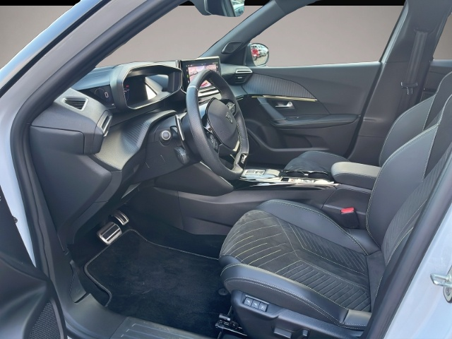 Bild 7 Peugeot 2008 GT ALLWETTER NAVI PDC KAMERA SHZ ACC KLIMAA