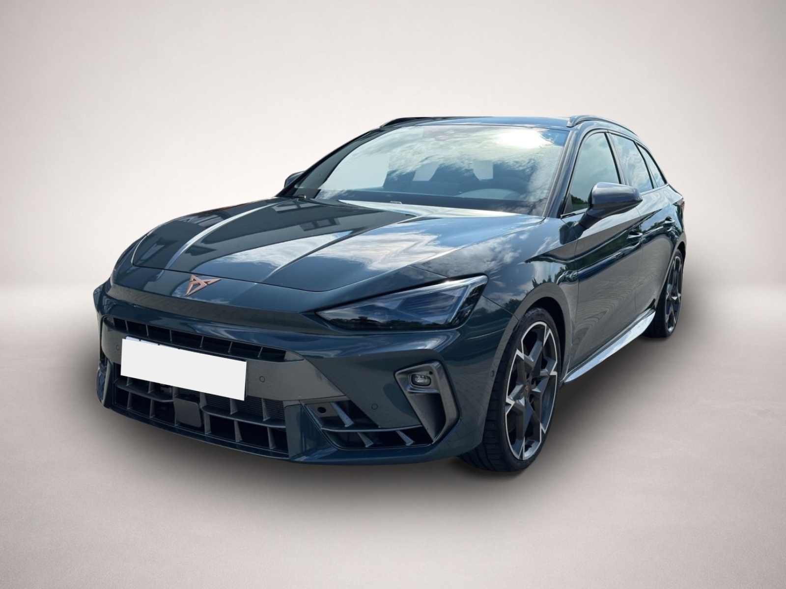 Fotografie 1 des Cupra Leon SP 2.0 TSI DSG 4Dr VZ AB199EUR ALCANTARA NA