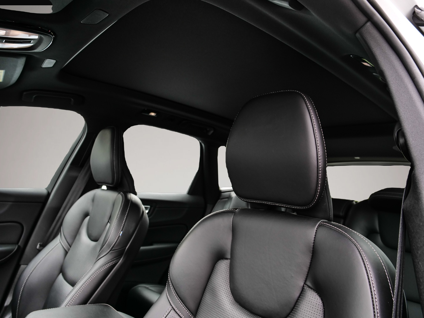 Bild 5 Volvo XC60 R Design Recharge Plug-In Hybrid AWD T8 Twi