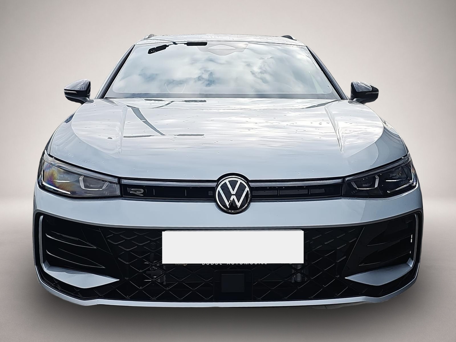 Bild 2 Volkswagen Passat Variant 2.0 TDI DSG 4M R-Line Pano AHK