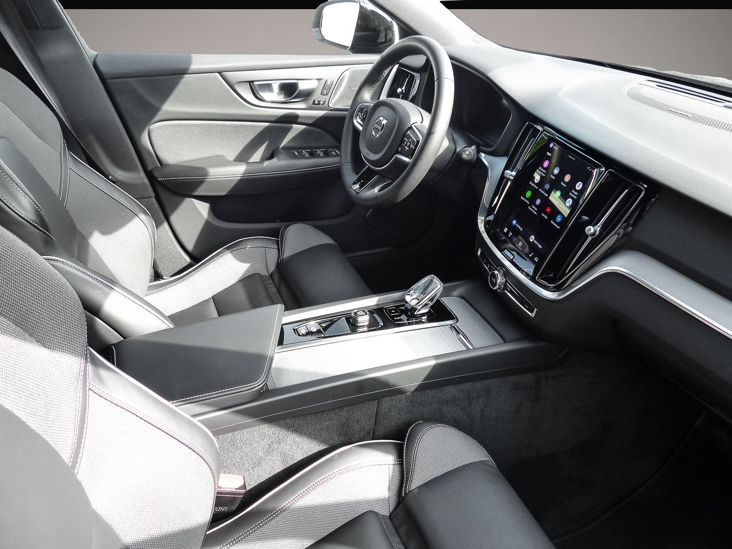 Fotografie 5 des Volvo V60 B4 Plus Dark Plus Dark