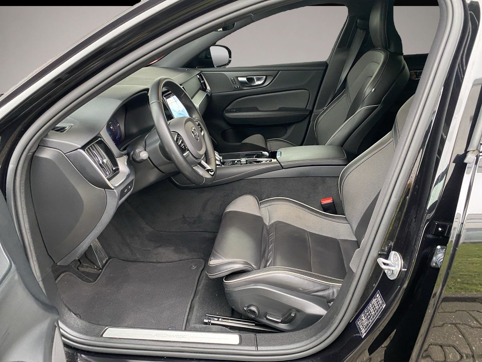 Bild 7 Volvo V60 T8 Twin Engine Plus Dark AHK*WiPa*AHK *4xSHZ