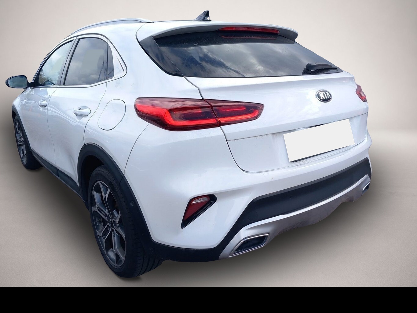Fotografie 4 des Kia Xceed 1.6 T-GDI 204 DCT Launch Edition Nav PanoD