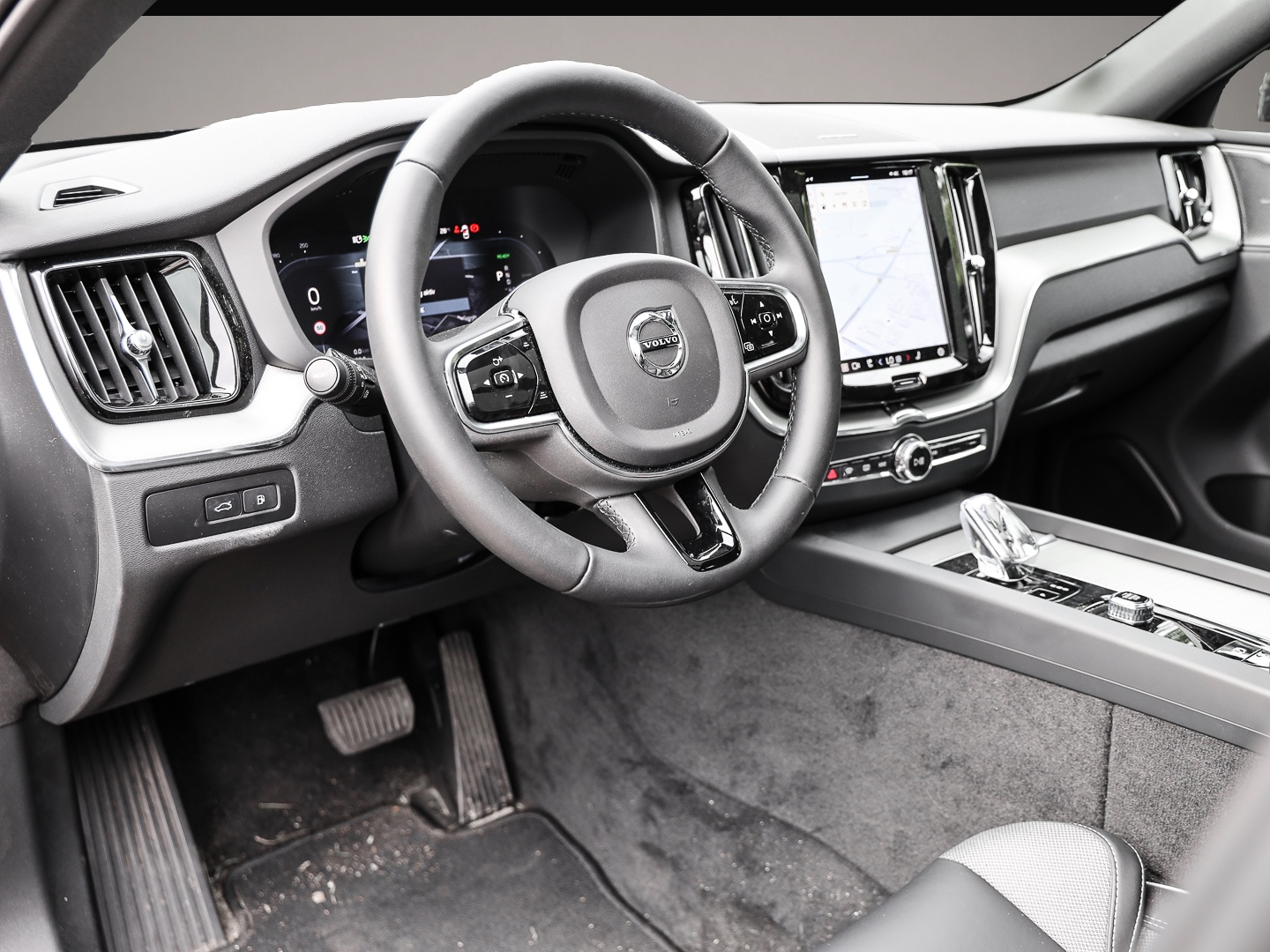 Bild 3 Volvo XC60 Plus Dark Recharge Plug-In Hybrid AWD T8 Tw