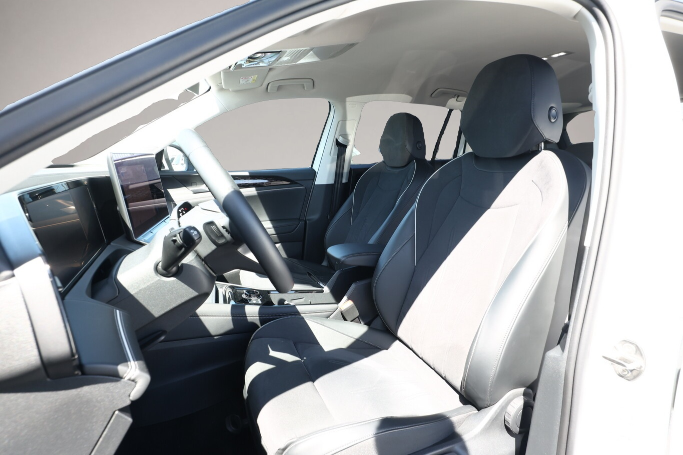 Bild 5 Volkswagen Tiguan 2.0 TDI 150 DSG Elegance LED Nav ACC AHK