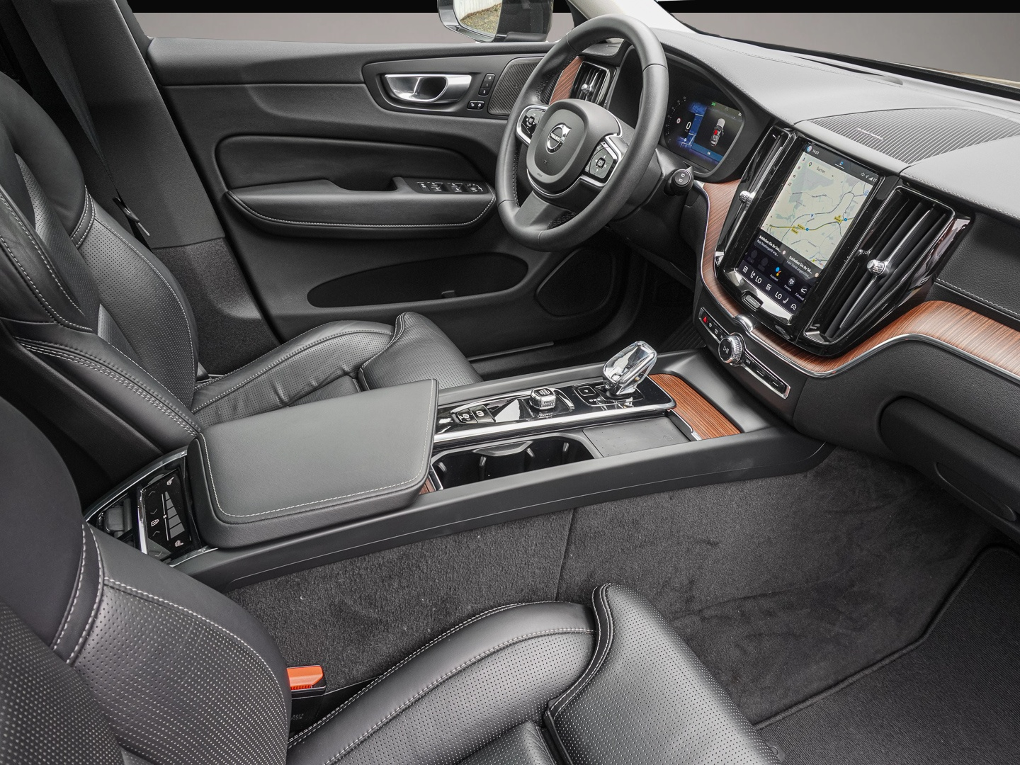 Bild 3 Volvo XC60 Ultimate Bright AWD HUD StandHZG Digitales