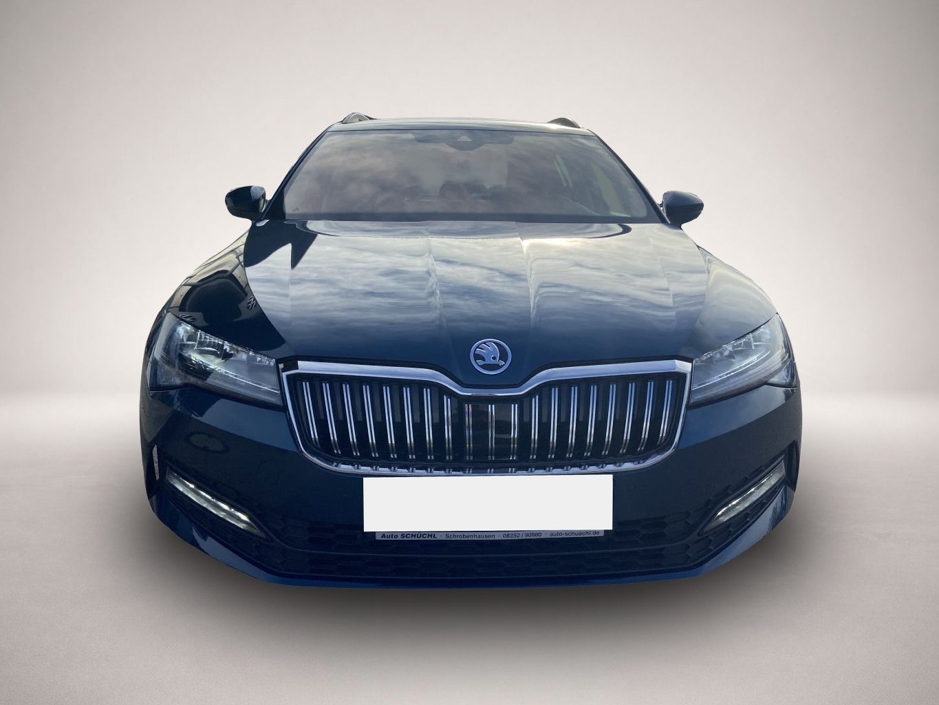 Fotografie des Skoda Superb Combi 2.0 TDI DSG 4x4 AHK+NAVI+LED+SMART-
