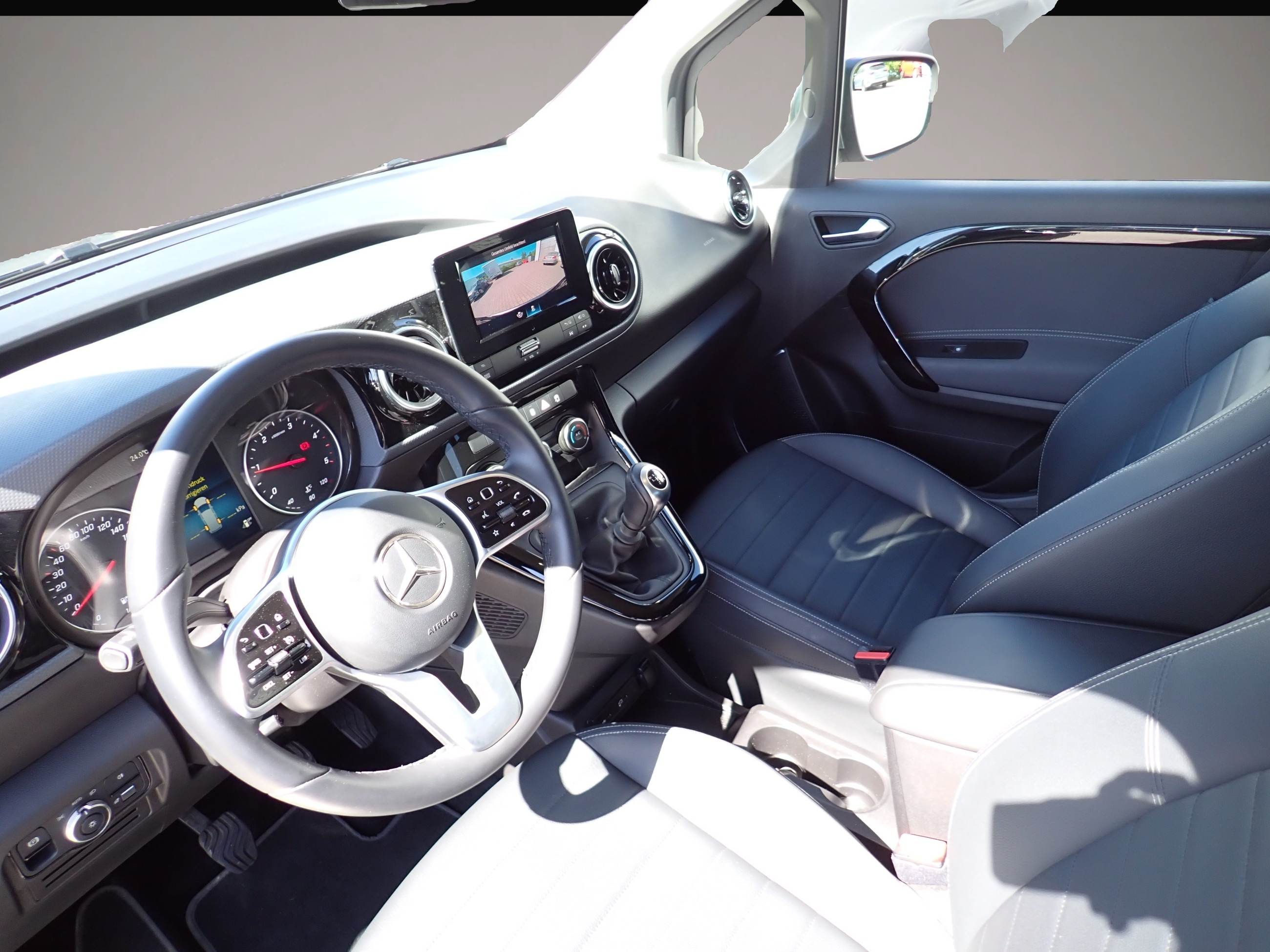 Fotografie 3 des Mercedes-Benz T-Class T-Klasse 160 d Sport*MBUX*DAB*Kamera*LED*Totwink