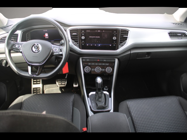 Fotografie 4 des Volkswagen T-Roc 1.5 TSI DSG Active Standhzg/ACC/Einparkhi