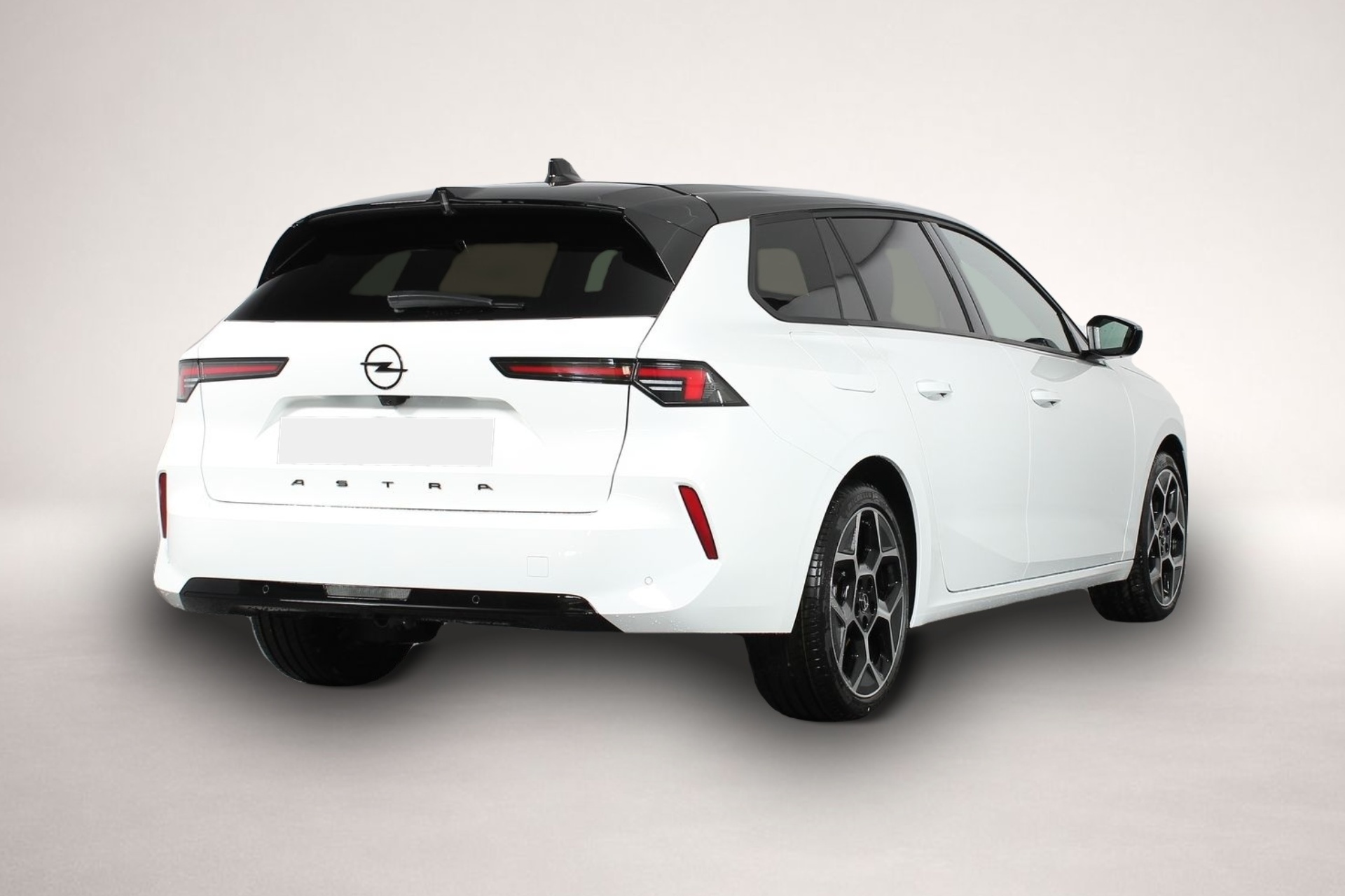Fotografie des Opel Astra Sports Tourer 1.2 Turbo 8-Gang-Automatik