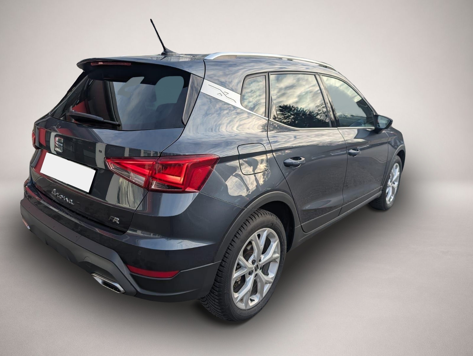 Fotografie des Seat Arona 1.0 TSI FR Navi LED SHZ PDC DAB
