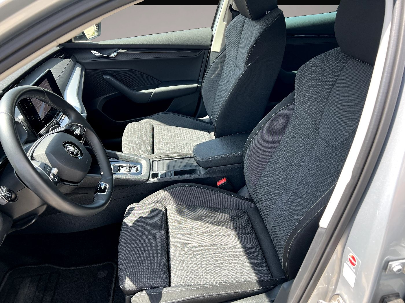 Bild 7 Skoda Octavia Combi 2.0 TDI Clever LED Navi AHK Sitzh.