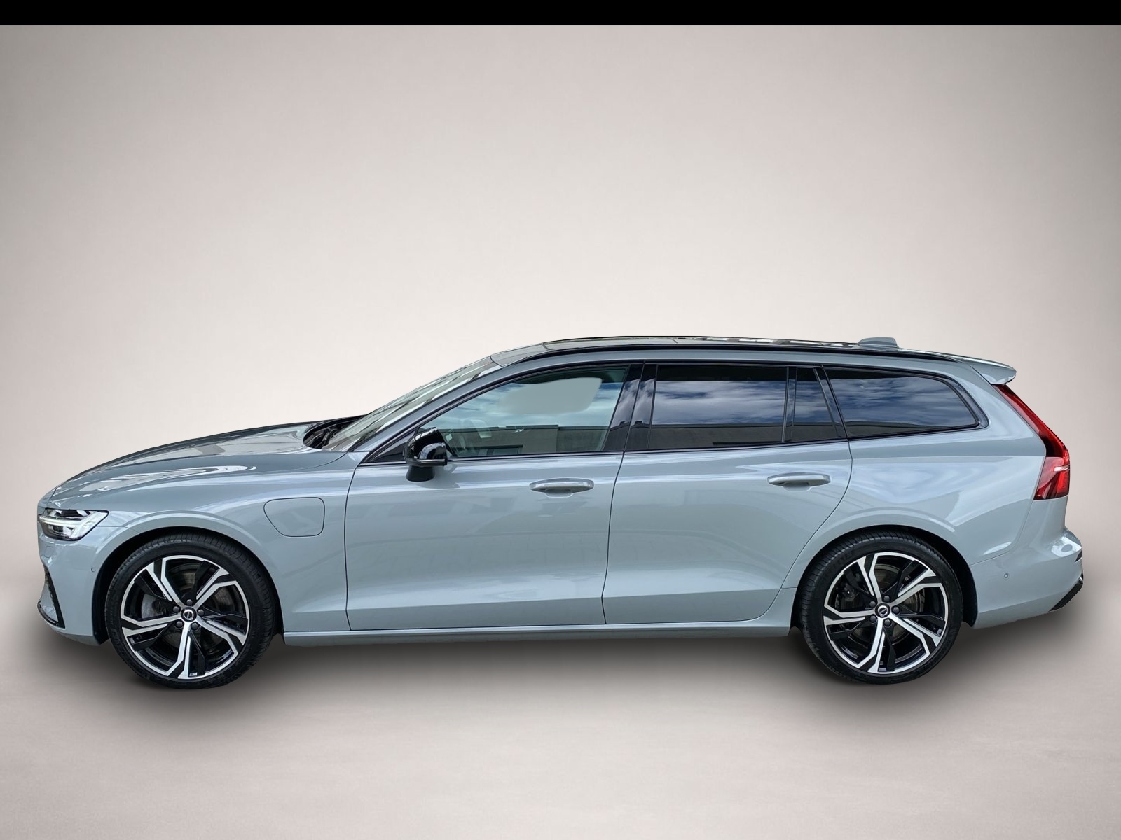 Bild 2 Volvo V60 Kombi T8 Ultra Dark Recharge WiPa*LED*DAB*