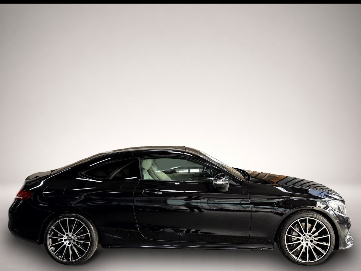 Fotografie 4 des Mercedes-Benz C 250 Coupe AMG Line LED Distr+ 360 Pano Night