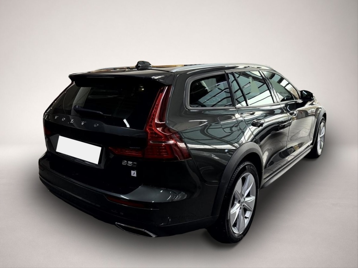 Fotografie 5 des Volvo V60 Cross Country B5 AWD LED Pano AHK