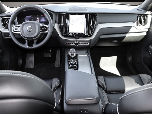 Bild 4 Volvo XC60 Plus Dark Recharge Plug-In Hybrid AWD T8 Tw