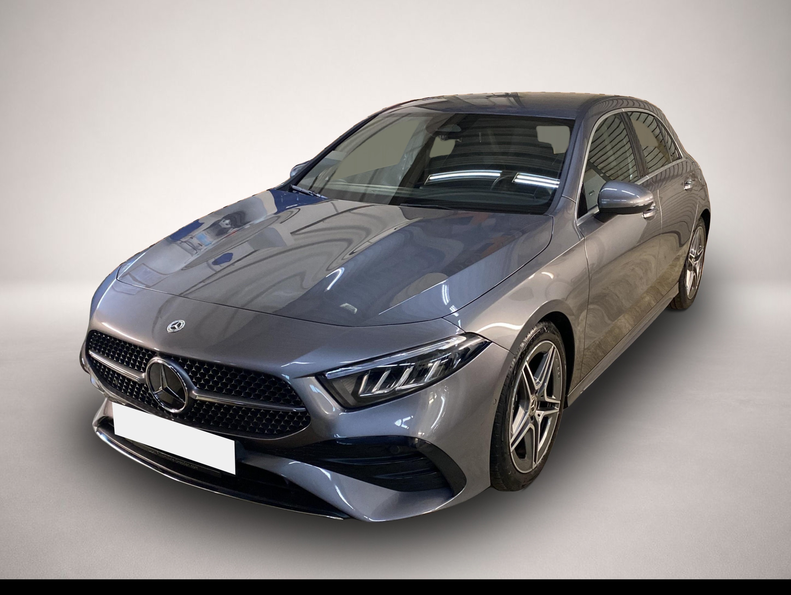 Fotografie des Mercedes-Benz A 180 AMG Line 7G Tronic*Navi*DAB*KeyGo*MBUX*