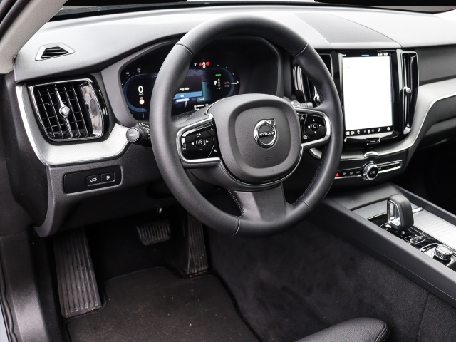 Bild 3 Volvo XC60 Plus Bright Recharge Plug-In Hybrid AWD T8
