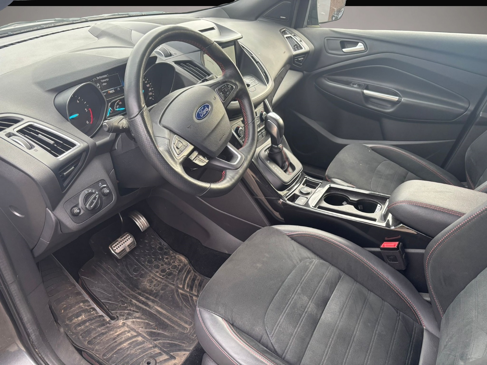 Bild 6 Ford Kuga ST-LINE NAVI / ACC / XENON / PDC / KAMERA