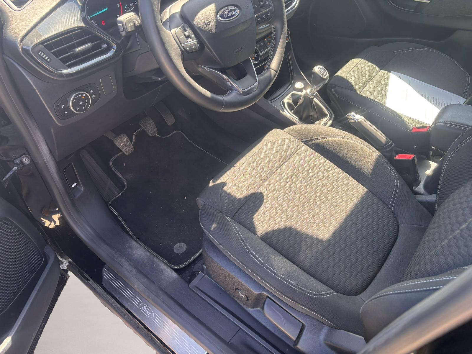 Bild 5 Ford Puma Navi Soundsystem Massagesitze LED Apple Car