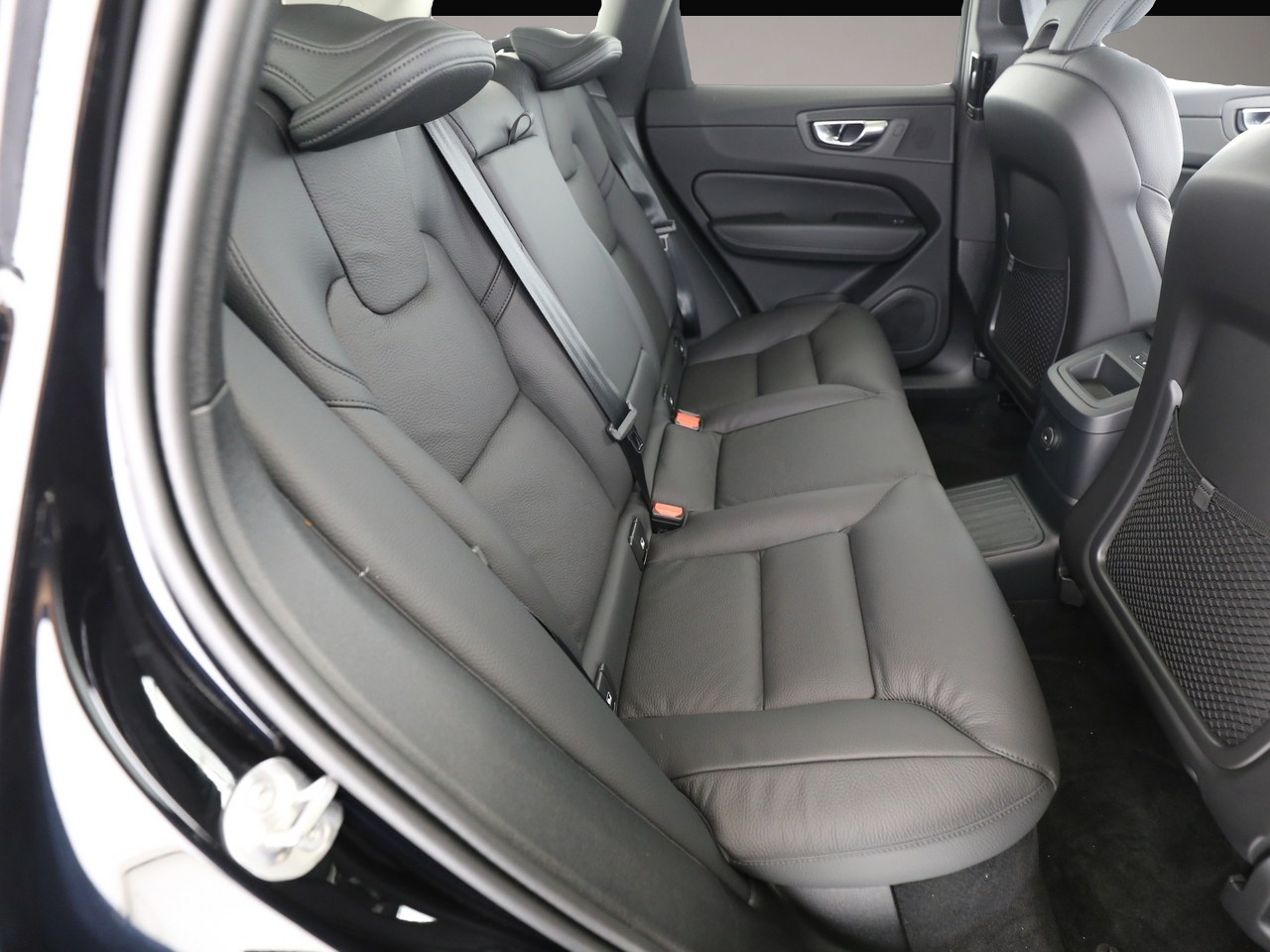 Bild 4 Volvo XC60 Ultra Dark Recharge Plug-In Hybrid AWD T8 T