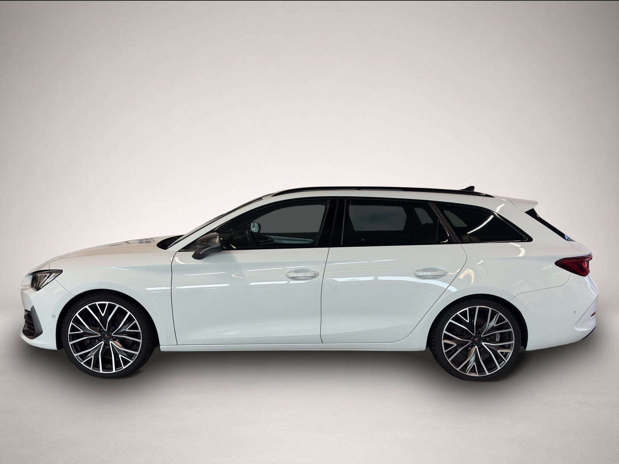 Fotografie 3 des Cupra Leon SP 2.0 TSI DSG VZ MATRIX-LED NAVI 19 BEATS