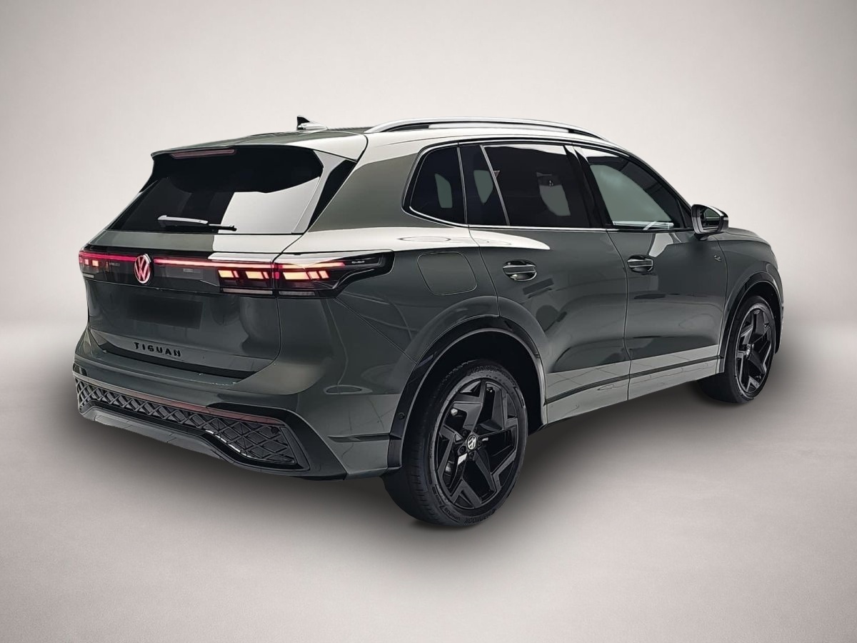 Fotografie 2 des Volkswagen Tiguan 1.5 eTSI DSG R-Line ACC AHK LM