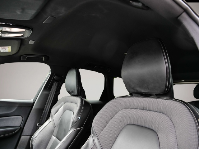 Bild 5 Volvo XC60 R Design 2WD AHK Leder Digitales Cockpit Me