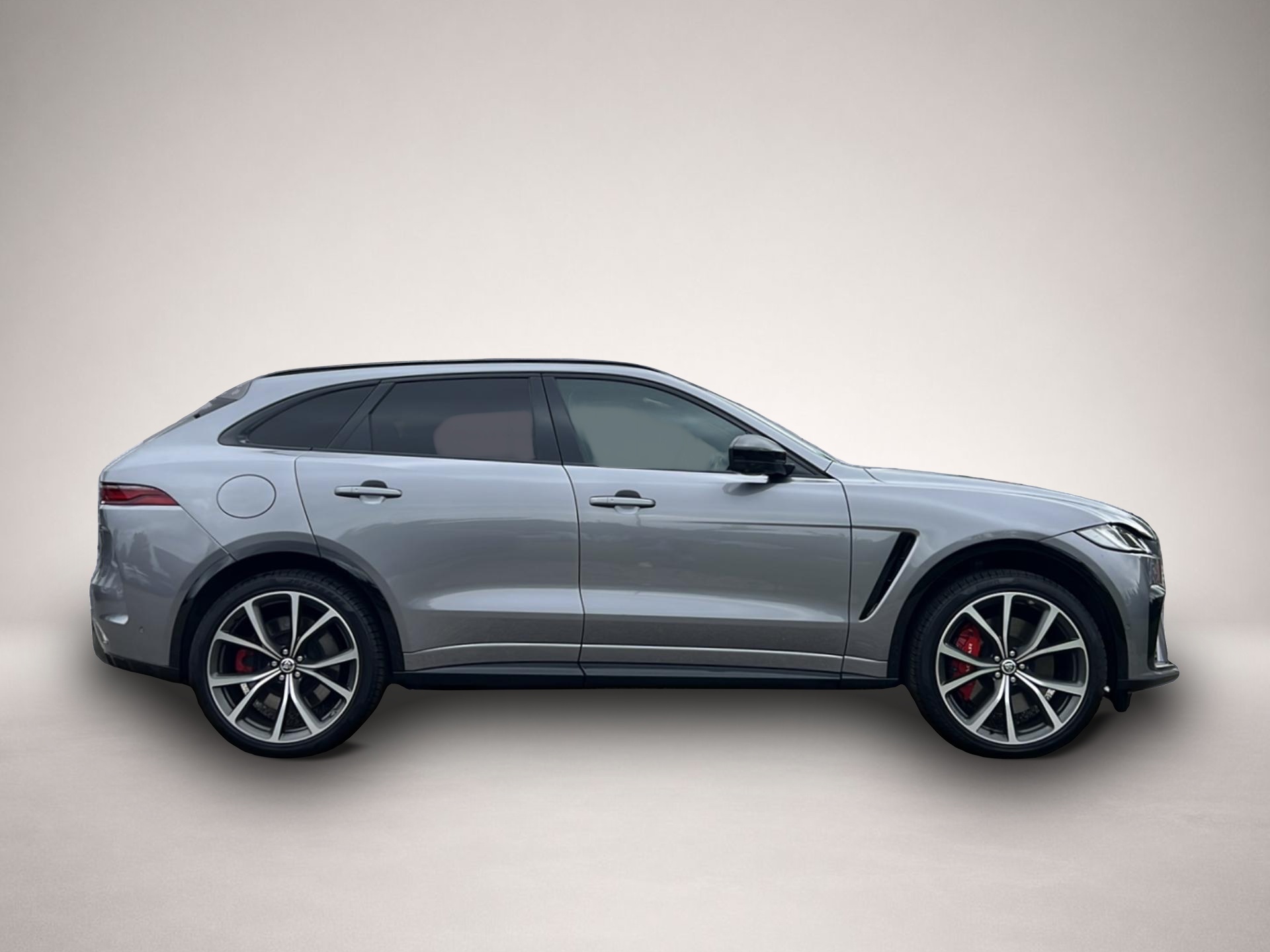 Bild 6 Jaguar F-Pace P550 AWD SVR