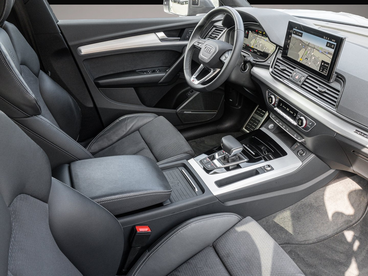 Bild 6 Audi Q5 S line business 40 TDI quattro 360 ACC AUT