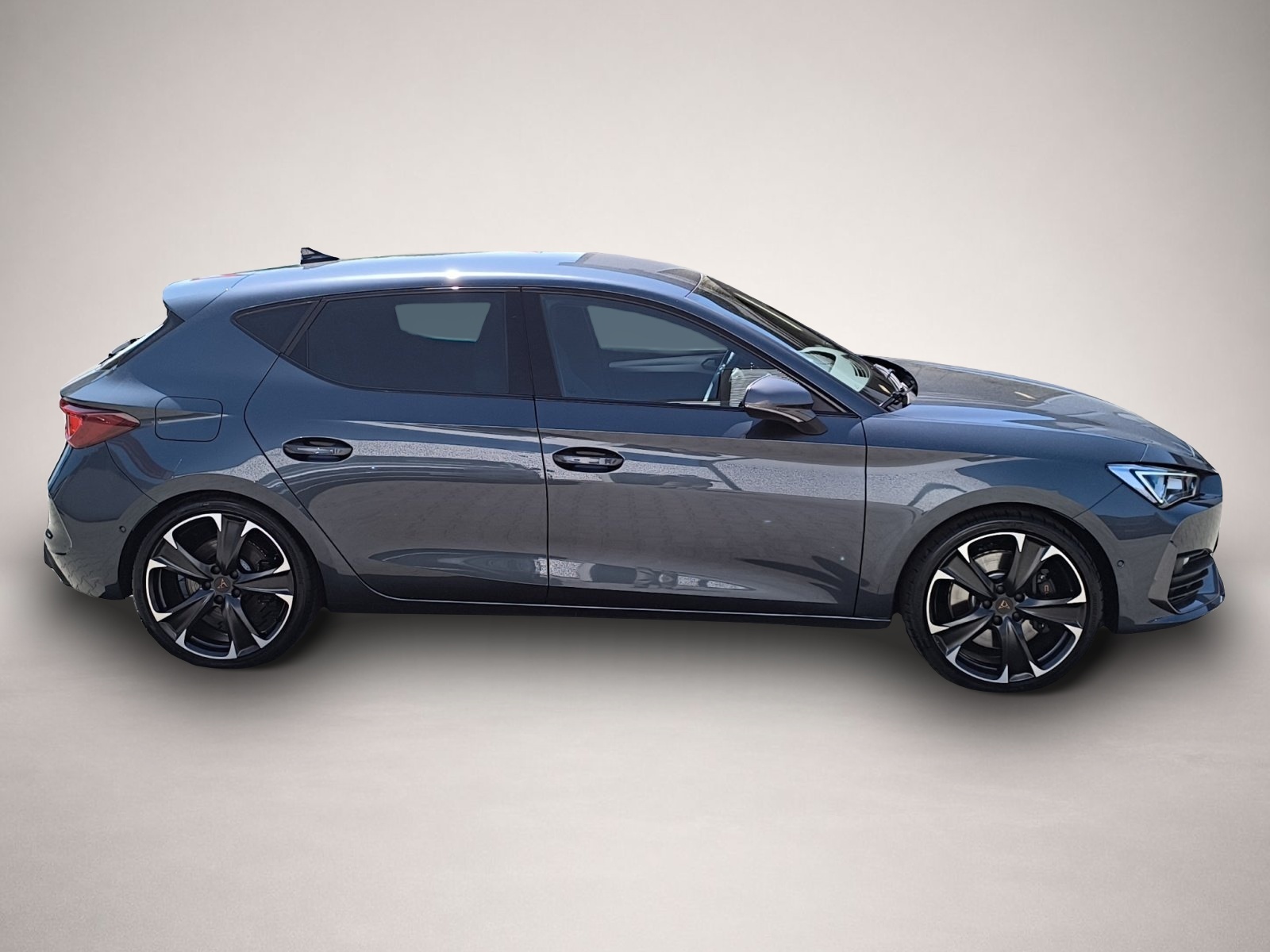 Fotografie 8 des Cupra Leon 2.0 TSI DSG VZ KAMERA+19+LED+NAVI+SHZ+GRA
