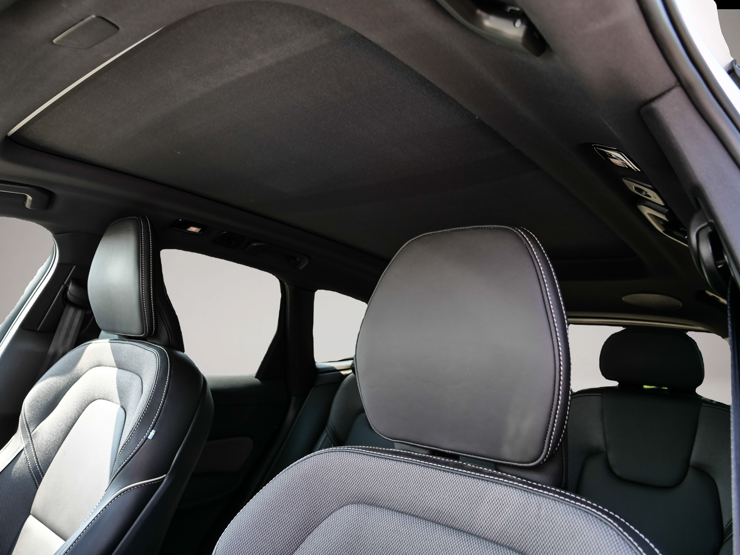 Bild 4 Volvo XC60 Ultimate Dark AWD HUD StandHZG Leder Digita