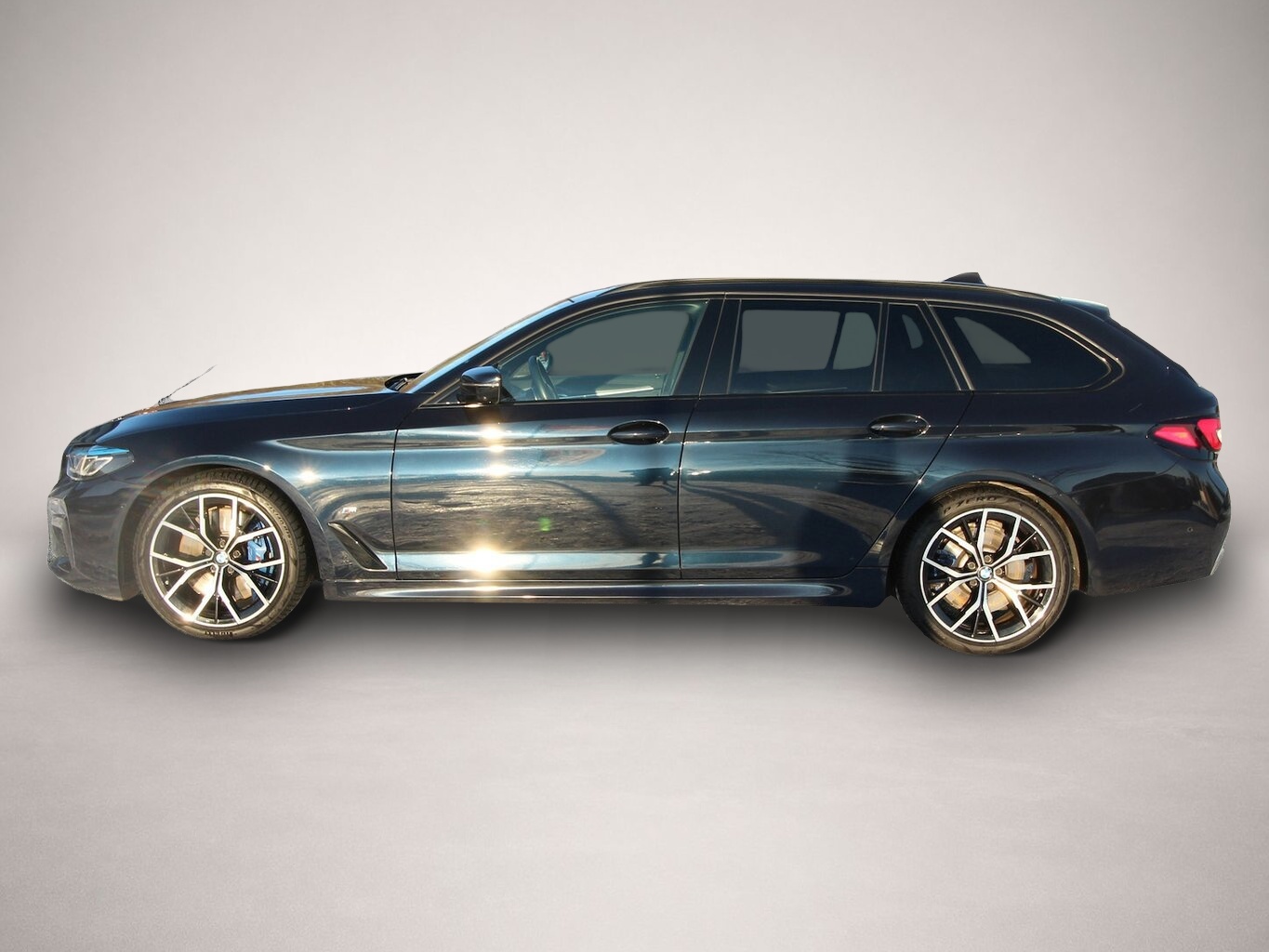 Bild 4 BMW 530 530d Touring xDrive M Sport AHK+PANO+HEAD-UP...