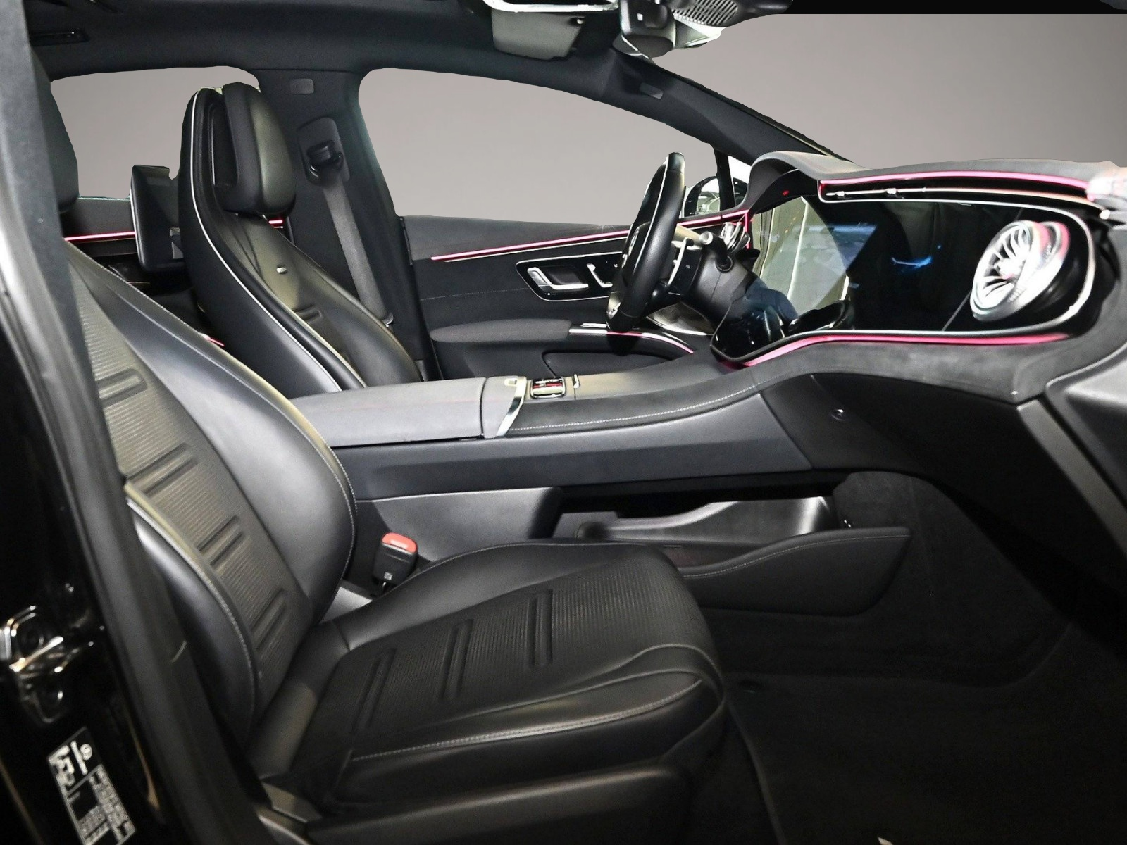 Bild 2 Mercedes-Benz EQS