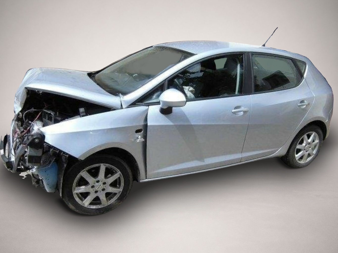 Bild 2 Seat Ibiza 1.4 *Unfall* Infos auf Anfrage!...