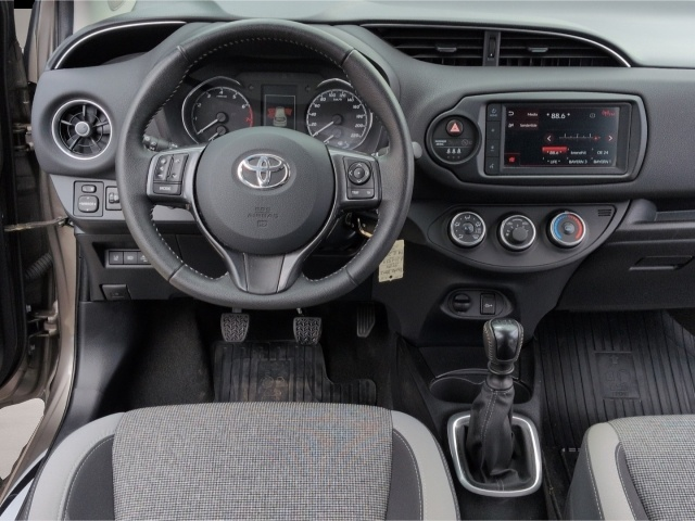 Bild 6 Toyota Yaris Y20 1.5*R-Kam SHZ VKZ-Erk Fernlichtass Alu