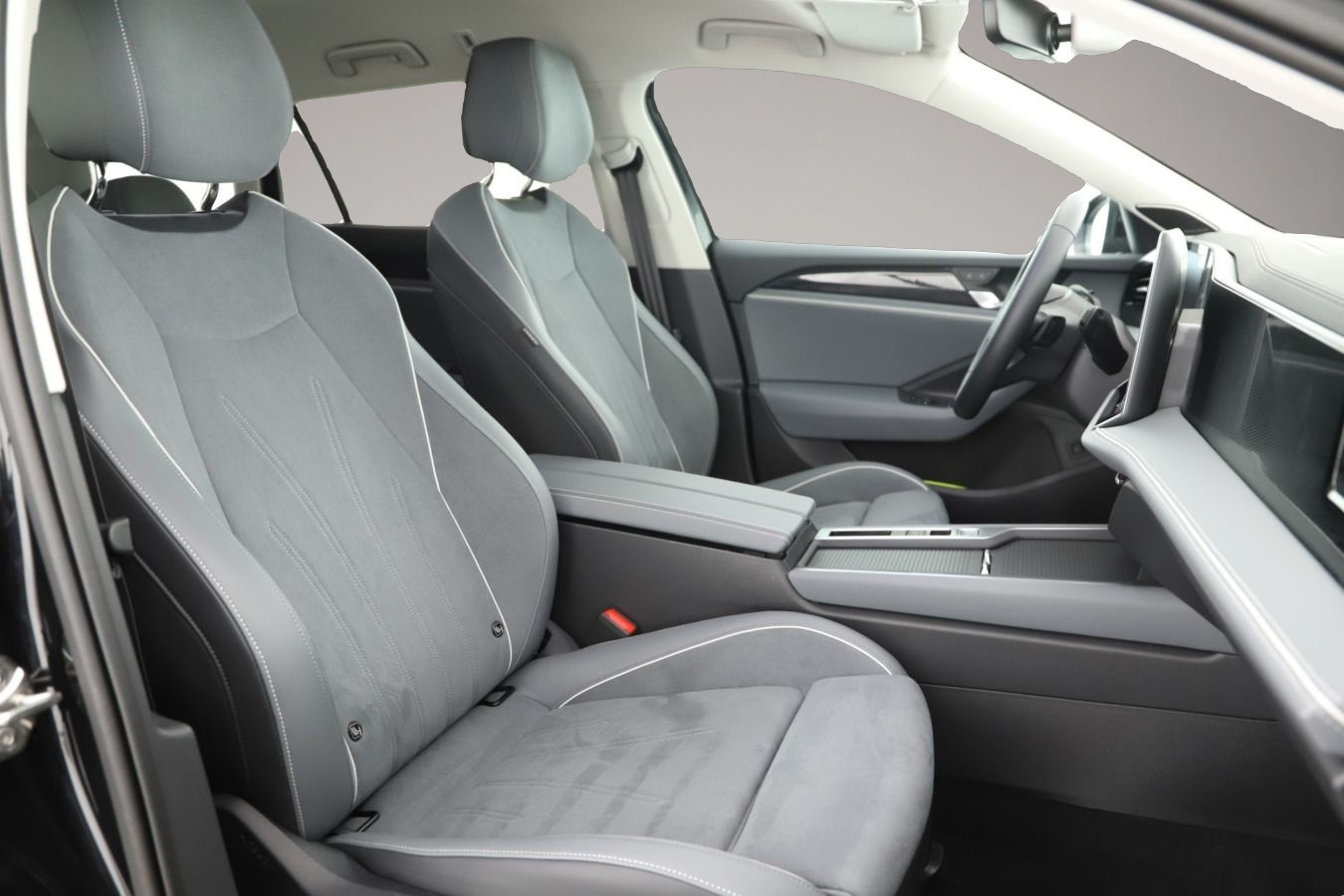 Bild 6 Volkswagen Passat Variant 1.5 eTSI DSG Business DCC/ACC/Mem