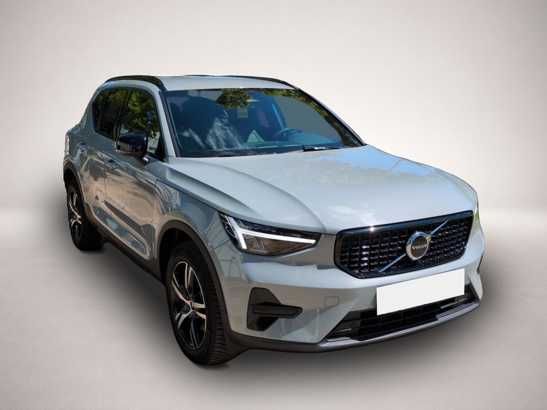 Bild 4 Volvo XC40 XC 40 Plus Dark 2WD