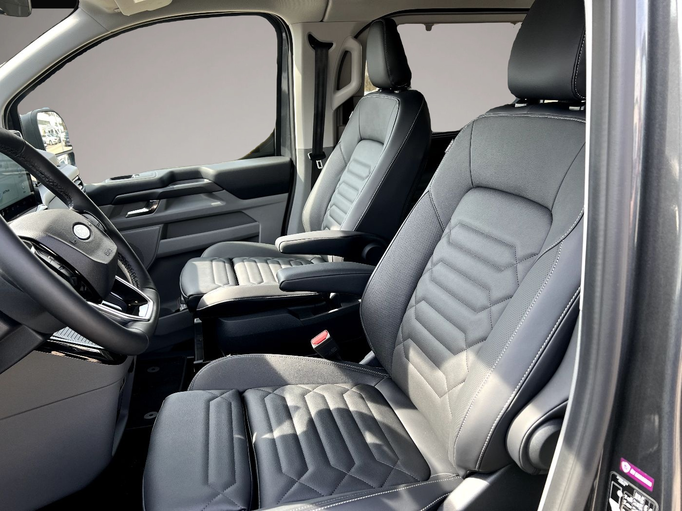 Fotografie 7 des Ford Tourneo Custom L1 2.0 EcoBlue 320 Titanium X