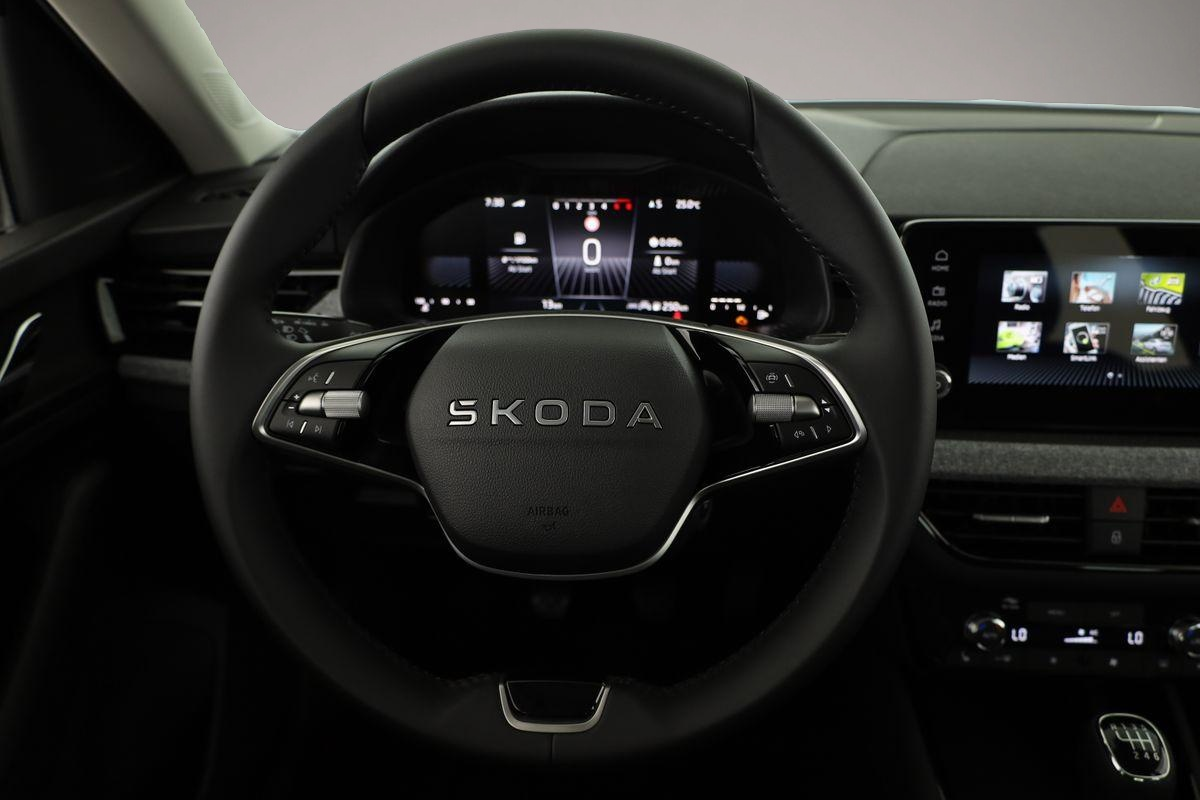 Skoda Kamiq Kamiq 1.0 TSI Selection, AHK, LED, Kamera, Ladeb - Thumbnail 6