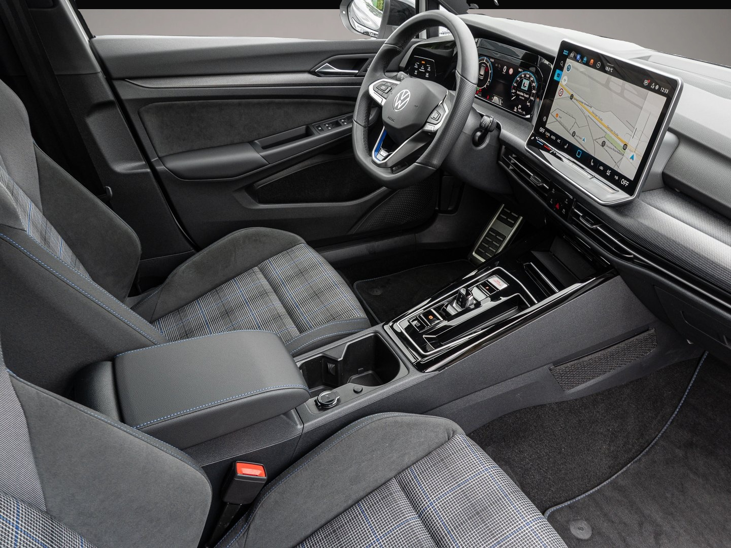 Fotografie 6 des Volkswagen Golf GTE 1.5 eTSI eHybrid DSG 360 Matrix Head Up