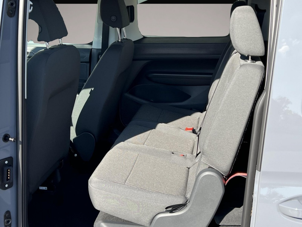 Fotografie 6 des Volkswagen Caddy Maxi Limited 1,5 TSI 85kW DSG Klima 5 Jahre