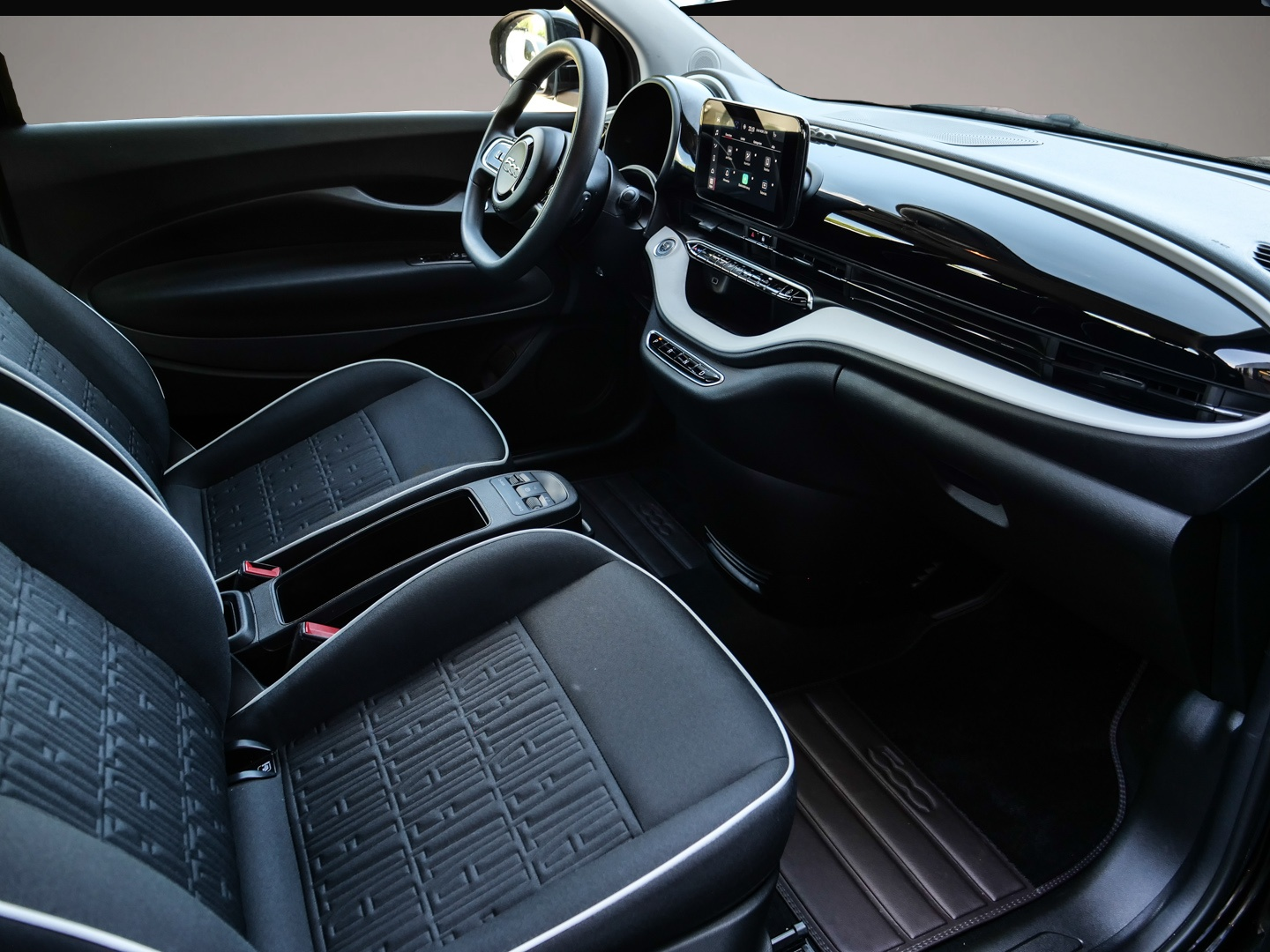 Bild 7 Fiat 500e Action Navi Apple CarPlay Android Auto Klim