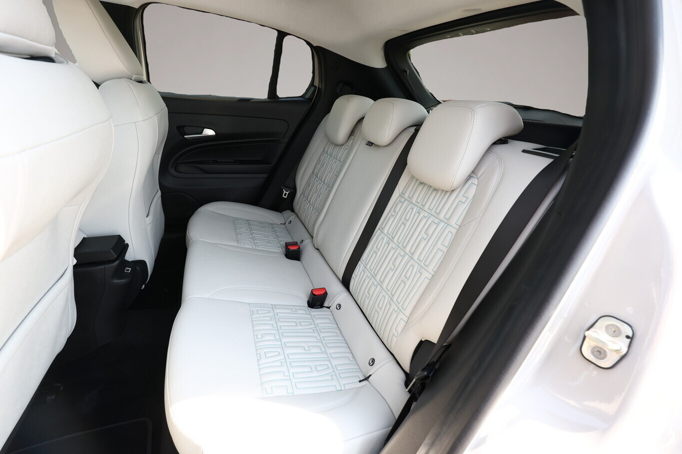 Bild 7 Fiat 600 Hybrid La Prima eHK ACC Massage SHZ Keyl Nav
