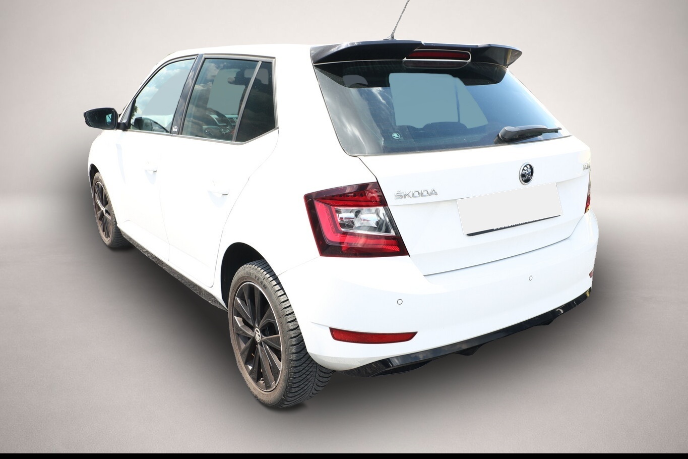 Bild 4 Skoda Fabia 1.0 TSI 110 Monte Carlo SHZ PDC Kam SmartL