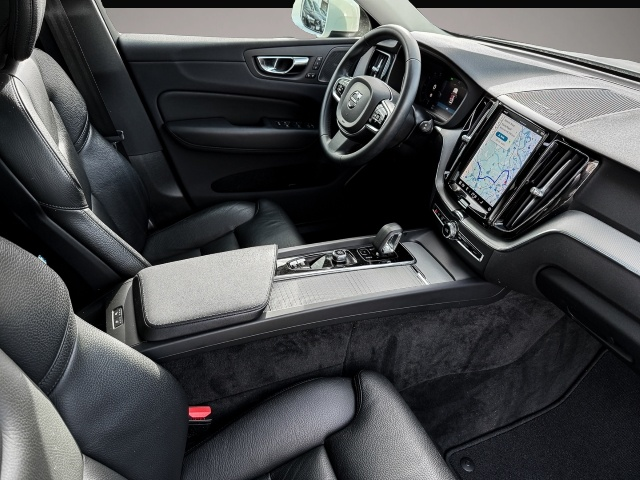 Bild 3 Volvo XC60 Plus Bright Recharge Plug-In Hybrid AWD T6